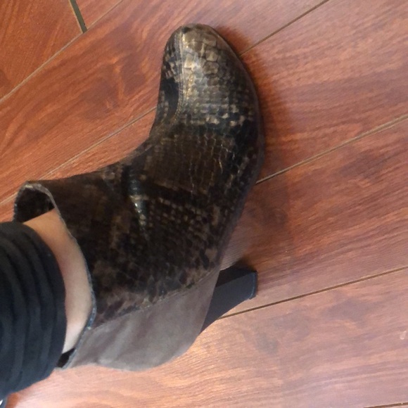 Nygard boots . Shake print. Taupe. Size 7 - Picture 10 of 10